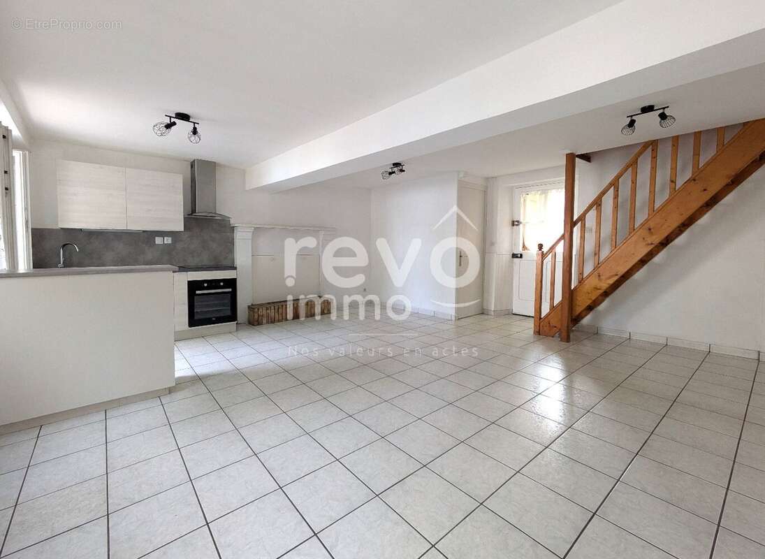 Maison à SAINT-COLOMBAN