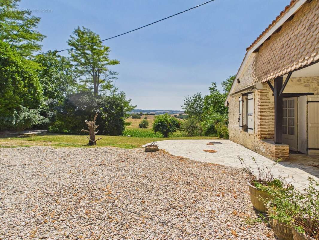 Superbe maison de plain-pied 3 chambres avec piscine et vues panoramiques - photo 16