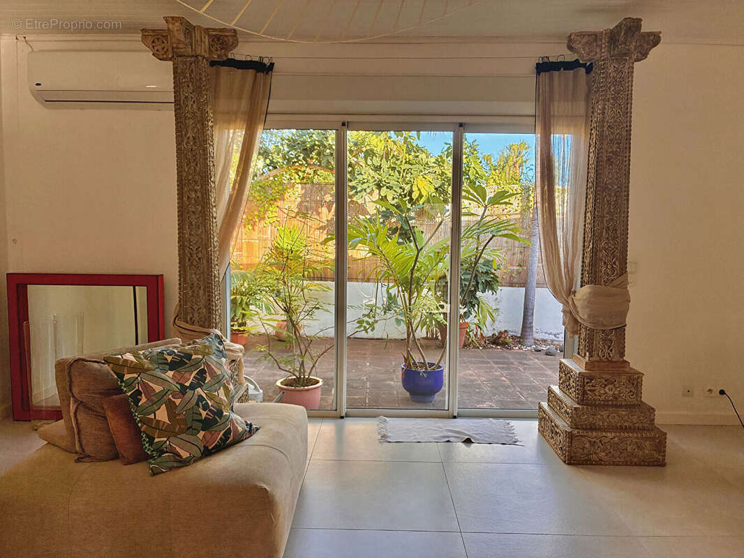 SAINT-LEU - Villa de charme à deux pas du lagon - photo 3
