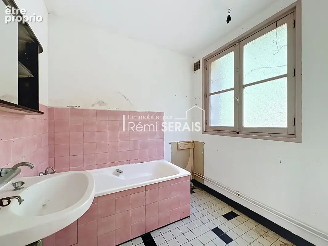 Maison à repenser à 5KM de VASSY -14410 - photo 8