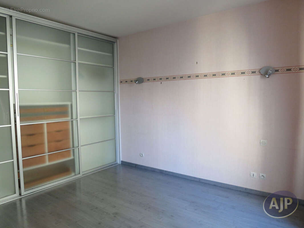 Appartement à PARIS-7E