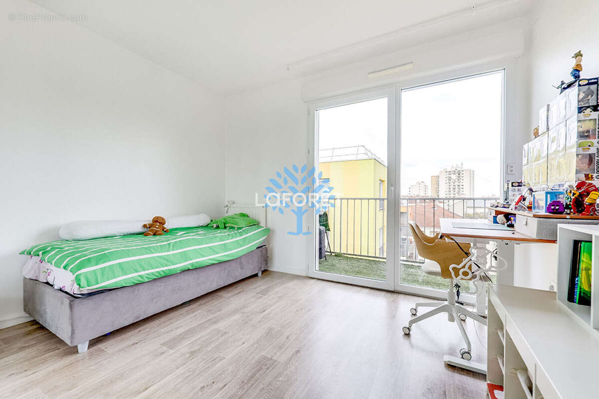 Appartement à LES LILAS