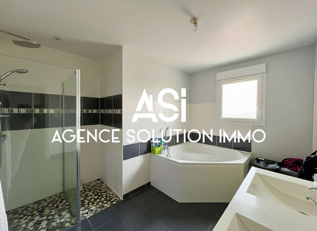 Maison à SAINT-OUEN-DES-TOITS