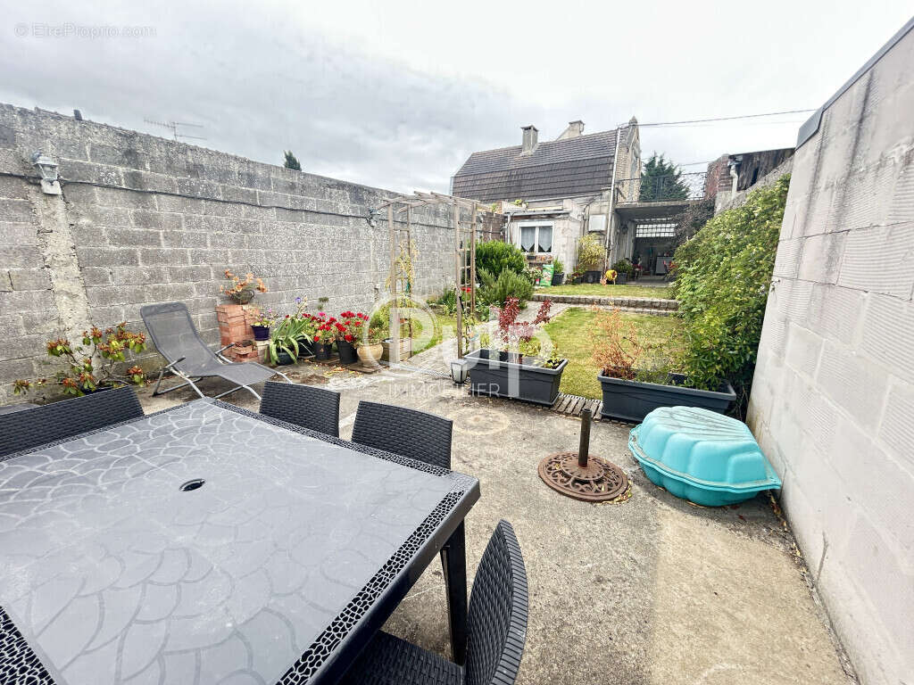 Maison à MONTIGNY-EN-GOHELLE