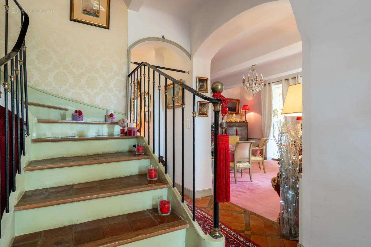 Bouc-Bel-Air – Grande Propriété Familiale avec Dépendance T3 - photo 7