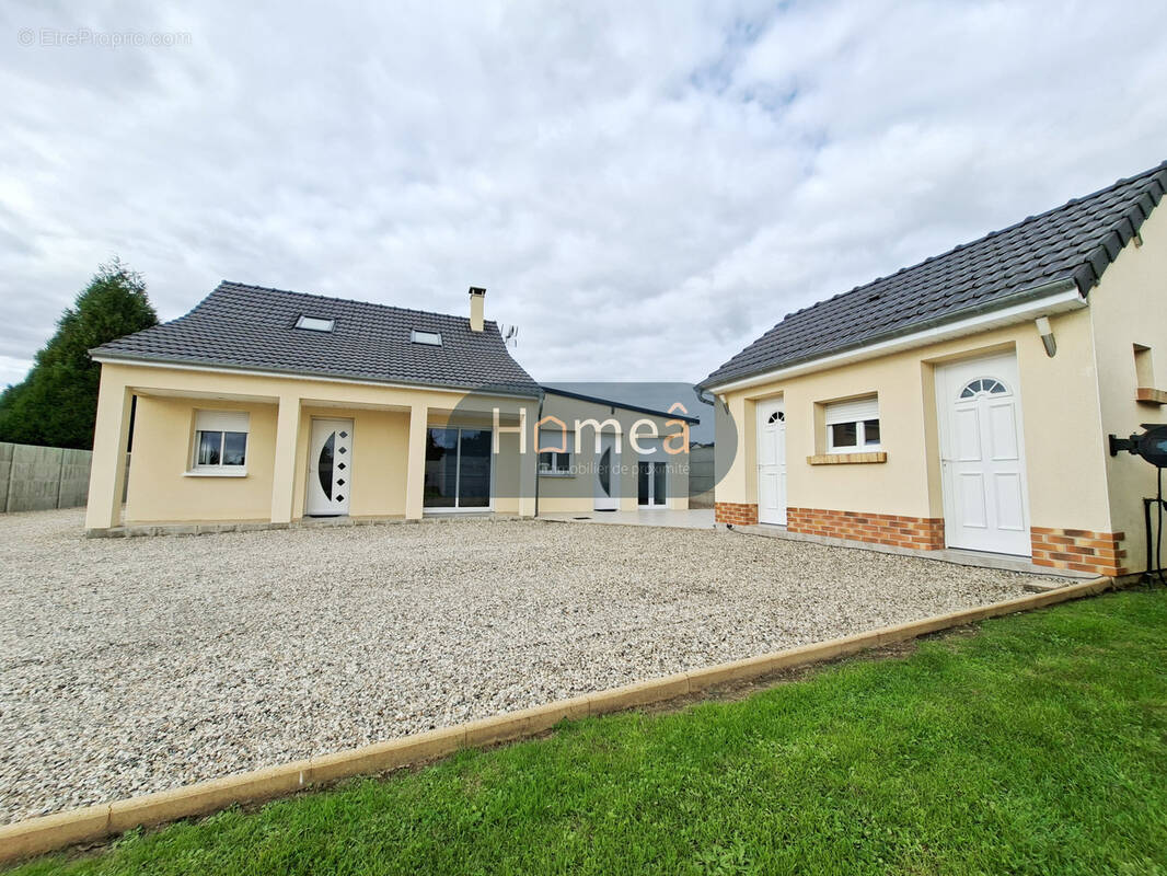 Maison à SAINT-AUBIN-LE-CAUF