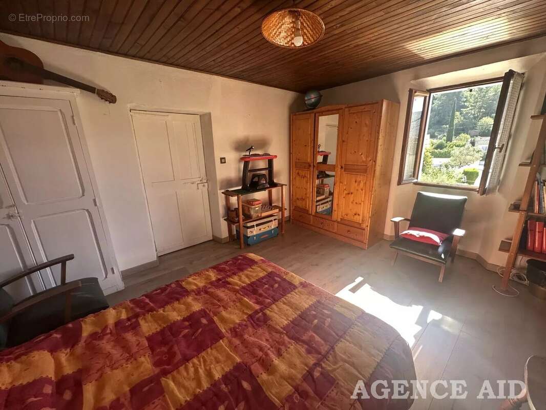 Appartement à CUGES-LES-PINS