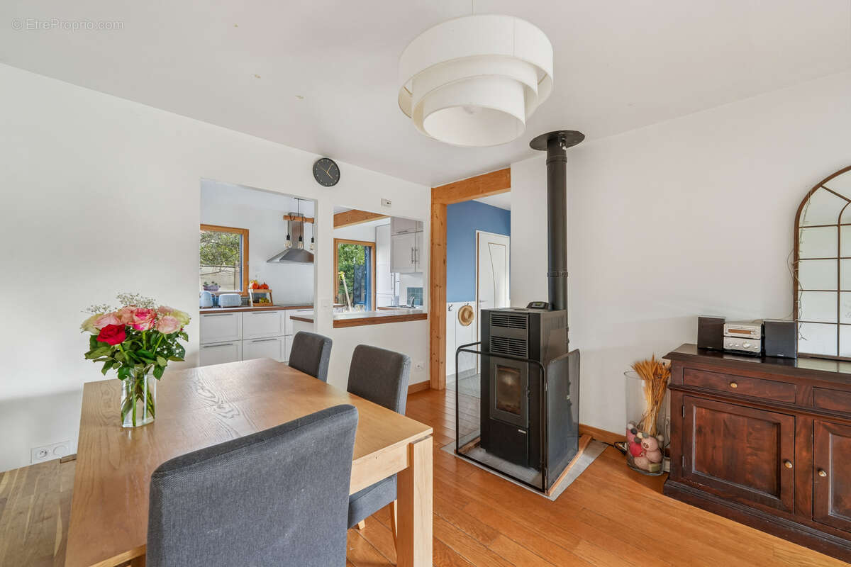 Maison à SAVIGNY-SUR-ORGE