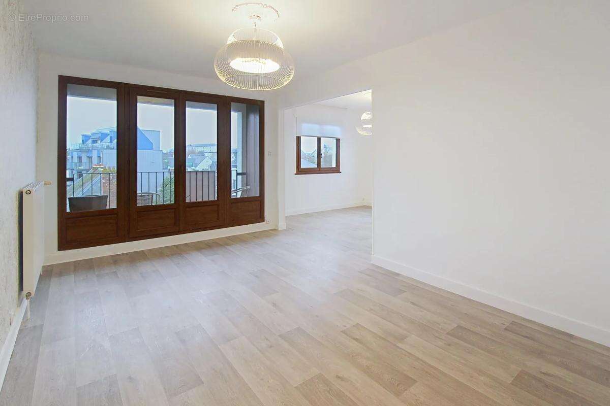 Appartement à DONVILLE-LES-BAINS