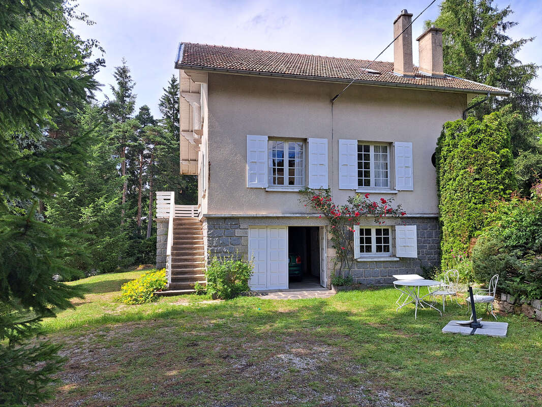 Maison à LE CHAMBON-SUR-LIGNON