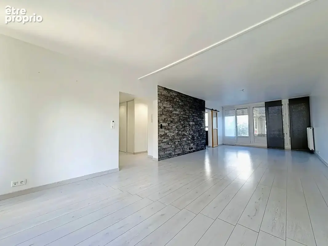 Appartement 5 pièces à vendre à Reims - Secteur Europe, vue sur parc - photo 3