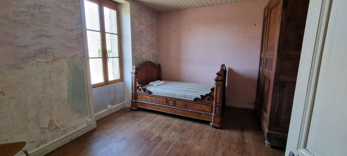 20250410_104346 - Maison à SAINT-PARDOUX-LA-RIVIERE