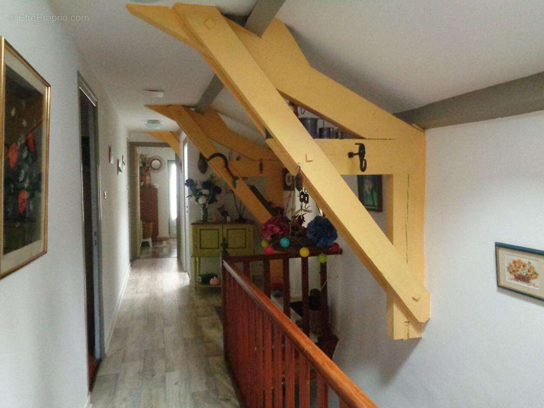 Saint Bonnet Laval(48), maison de 150 m2 habitables, 4 chambres + garage - photo 5