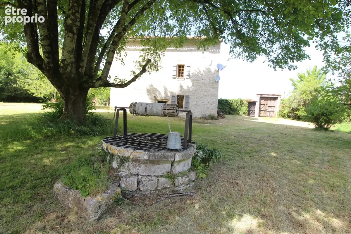 « Logis » historique datant du XVIIème siècle. - photo 3