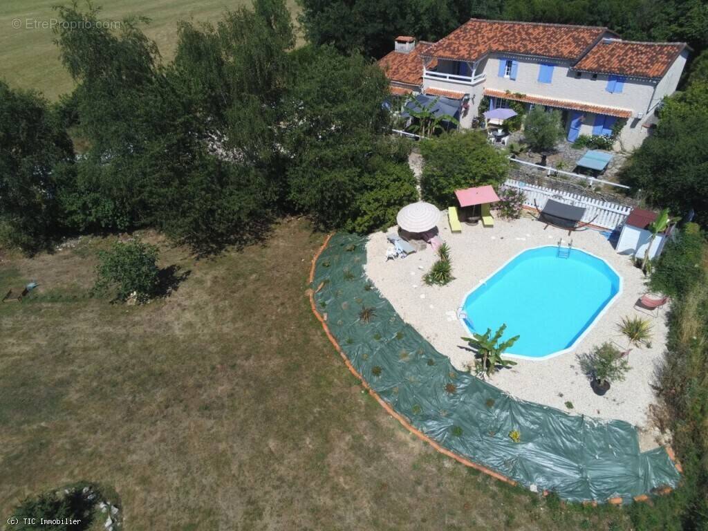 Maison à VERTEUIL-SUR-CHARENTE