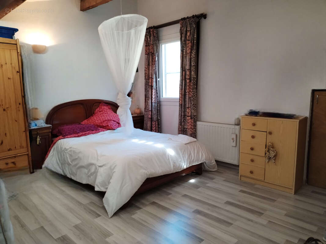 Maison à CHATEAUNEUF-DE-GADAGNE