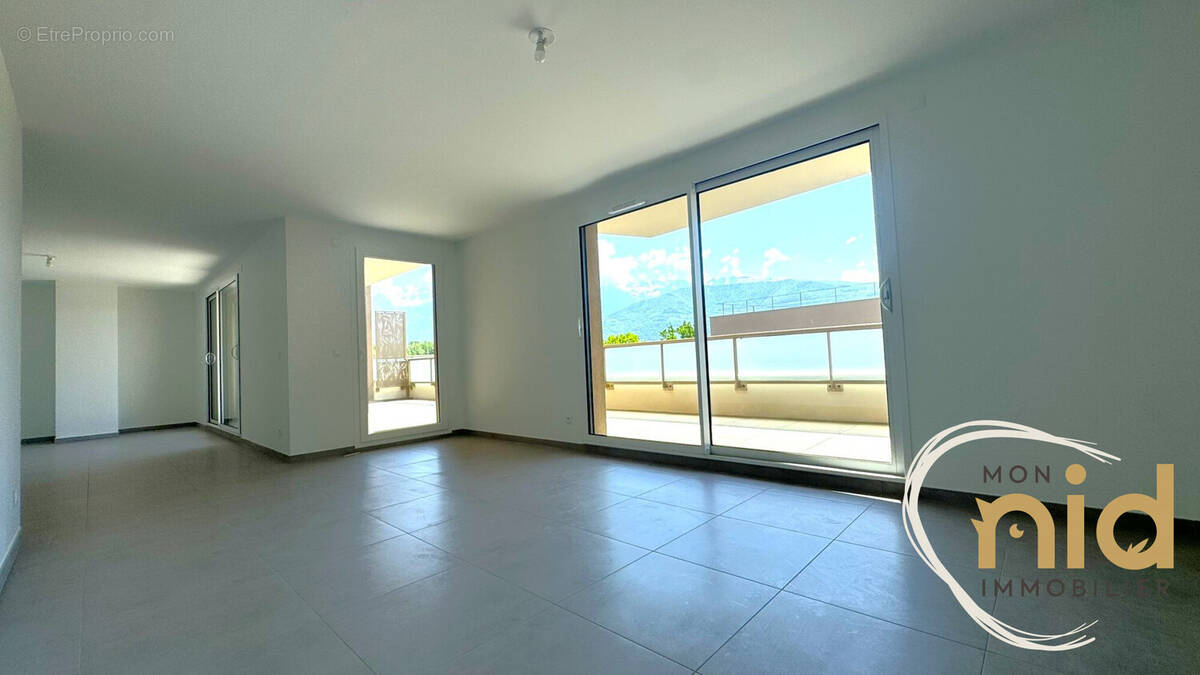 Appartement à MEYLAN