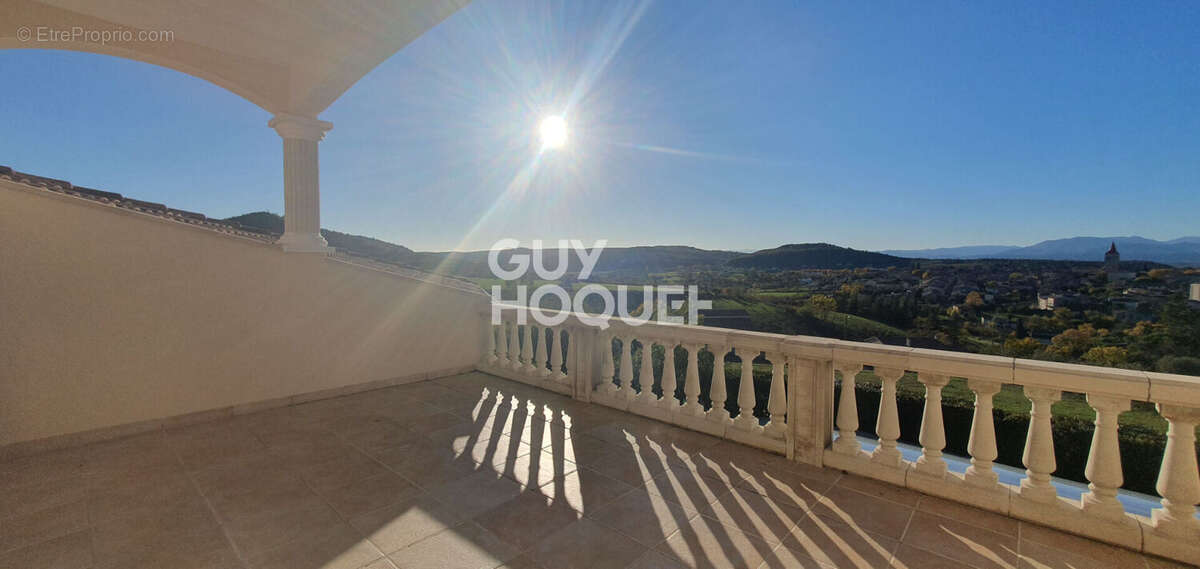 Maison à VILLENEUVE-DE-BERG