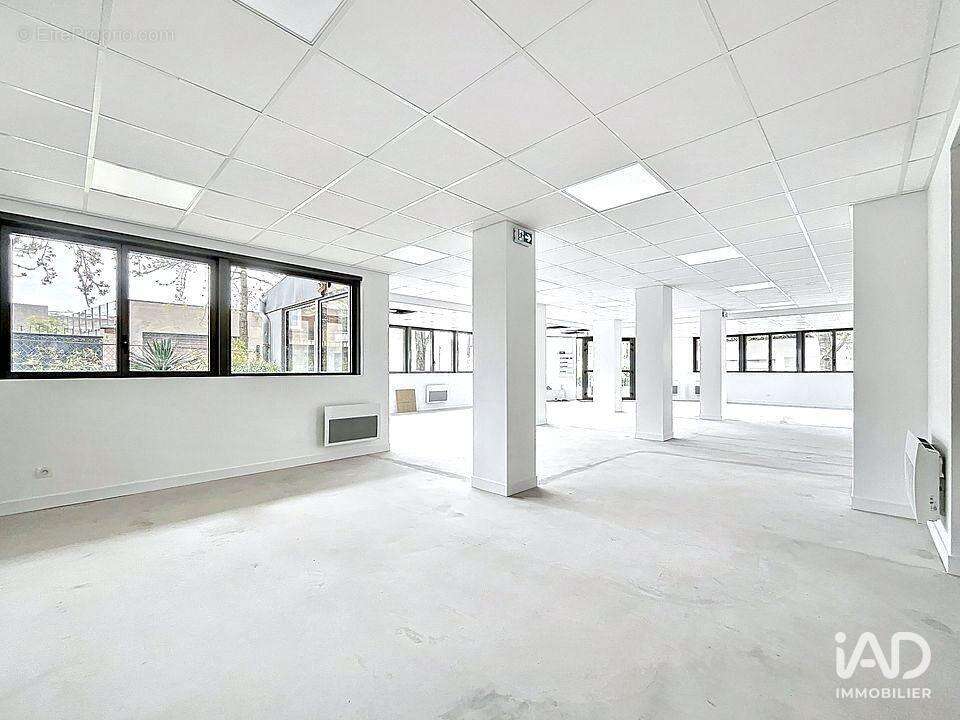 Photo 3 - Commerce à LES LILAS