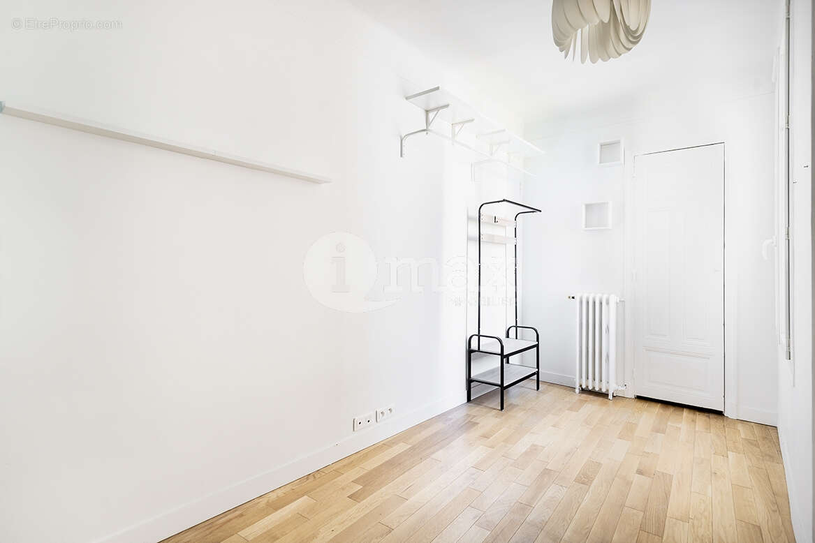 Courbevoie - 2 pieces 43 m² - 300 000  fai - photo 4