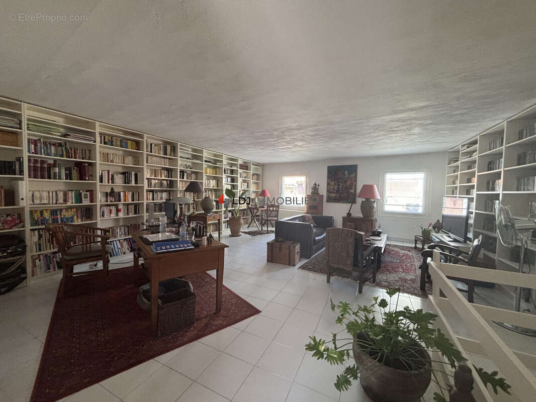 Maison 224 m² à Rivesaltes  - photo 4
