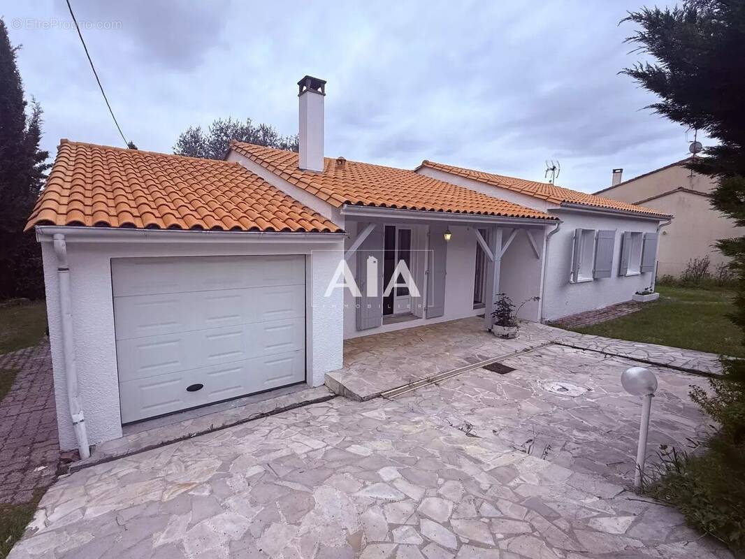 Maison à SAINT-YRIEIX-SUR-CHARENTE