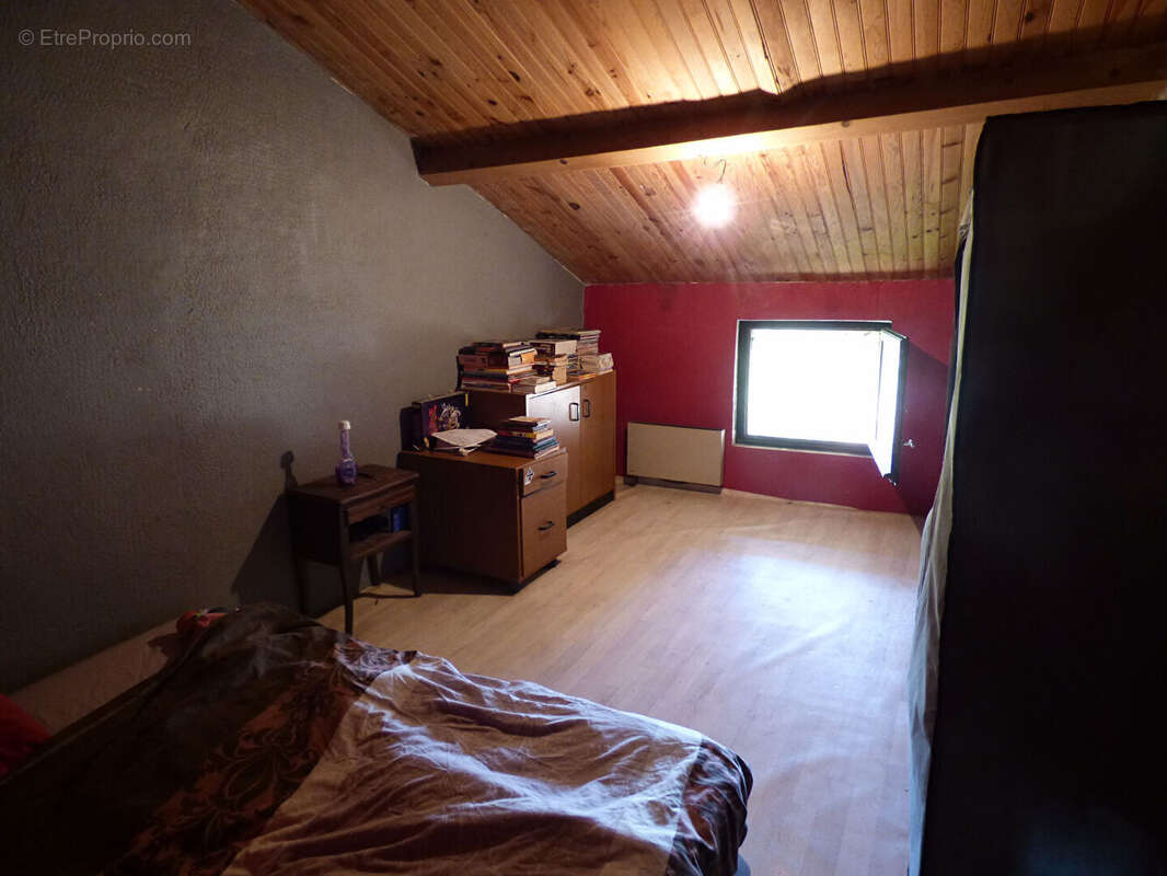 Maison à SAINT-TRIVIER-DE-COURTES