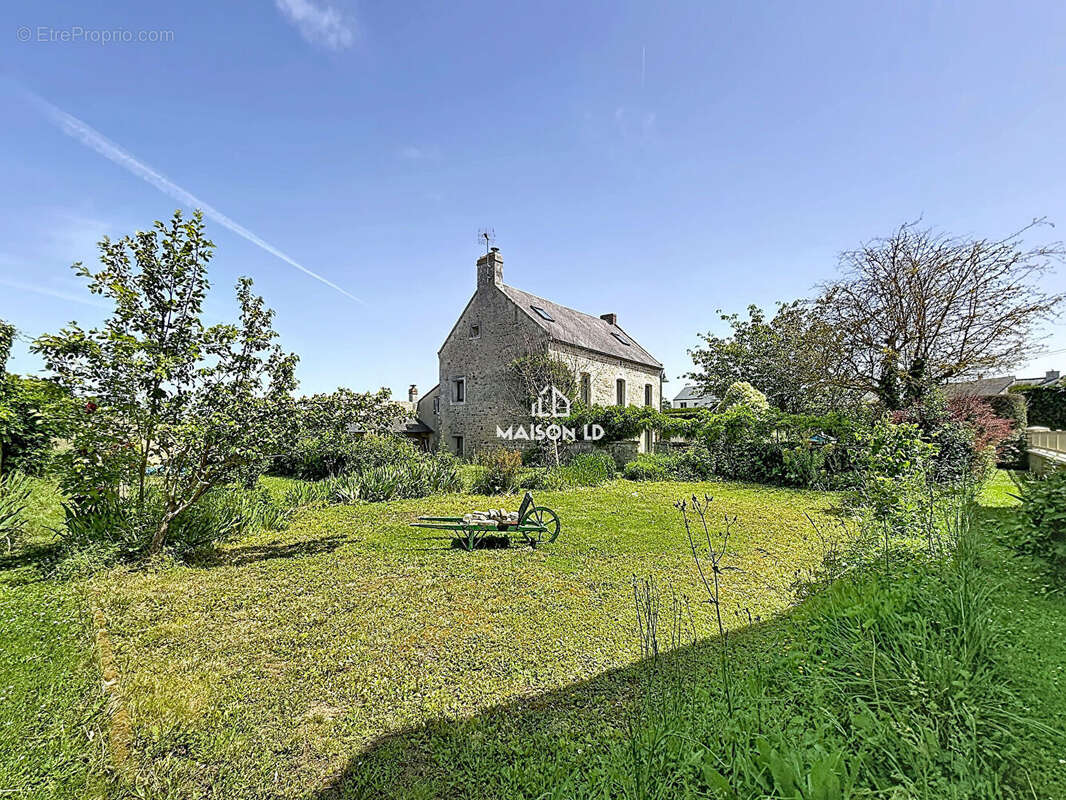 Maison à BRETTEVILLE-SUR-LAIZE