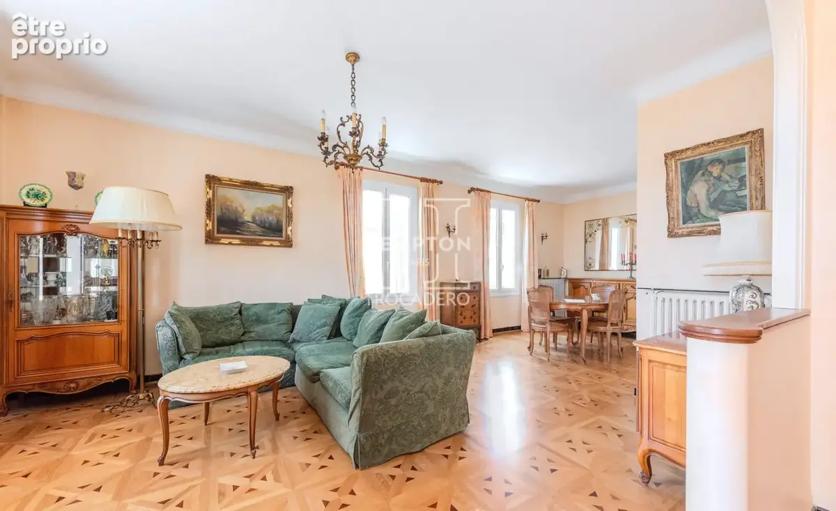 Sanary-sur-mer • maison provencale avec jardin paysager - photo 9