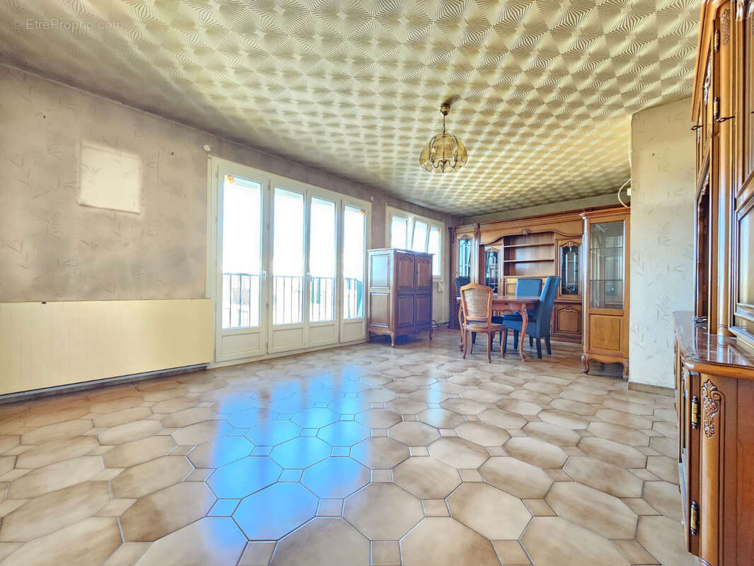 Appartement à SAINT-GERMAIN-LES-ARPAJON