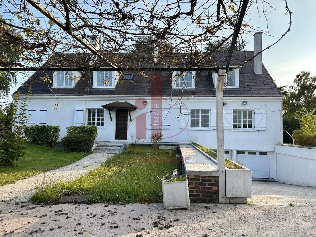 Maison à SAINT-MARTIN-EN-BIERE