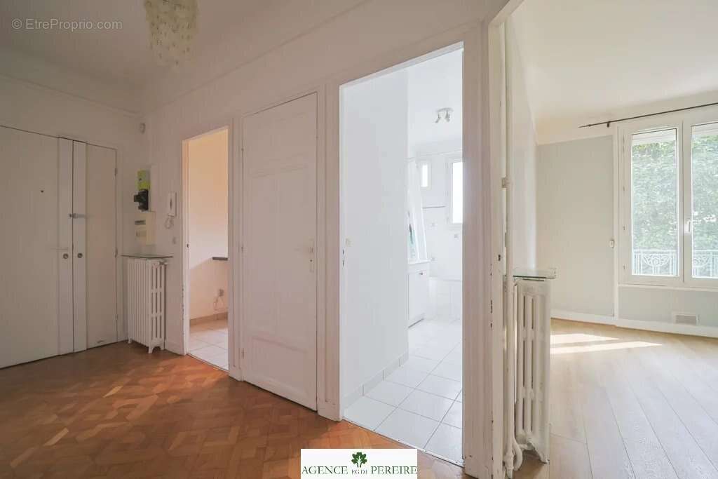 Appartement à LA GARENNE-COLOMBES