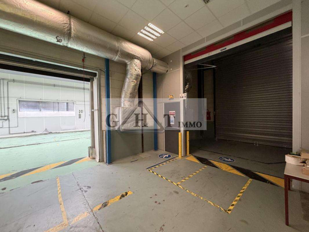 Entrepot 2765m2 a vendre bondoufle - photo 9