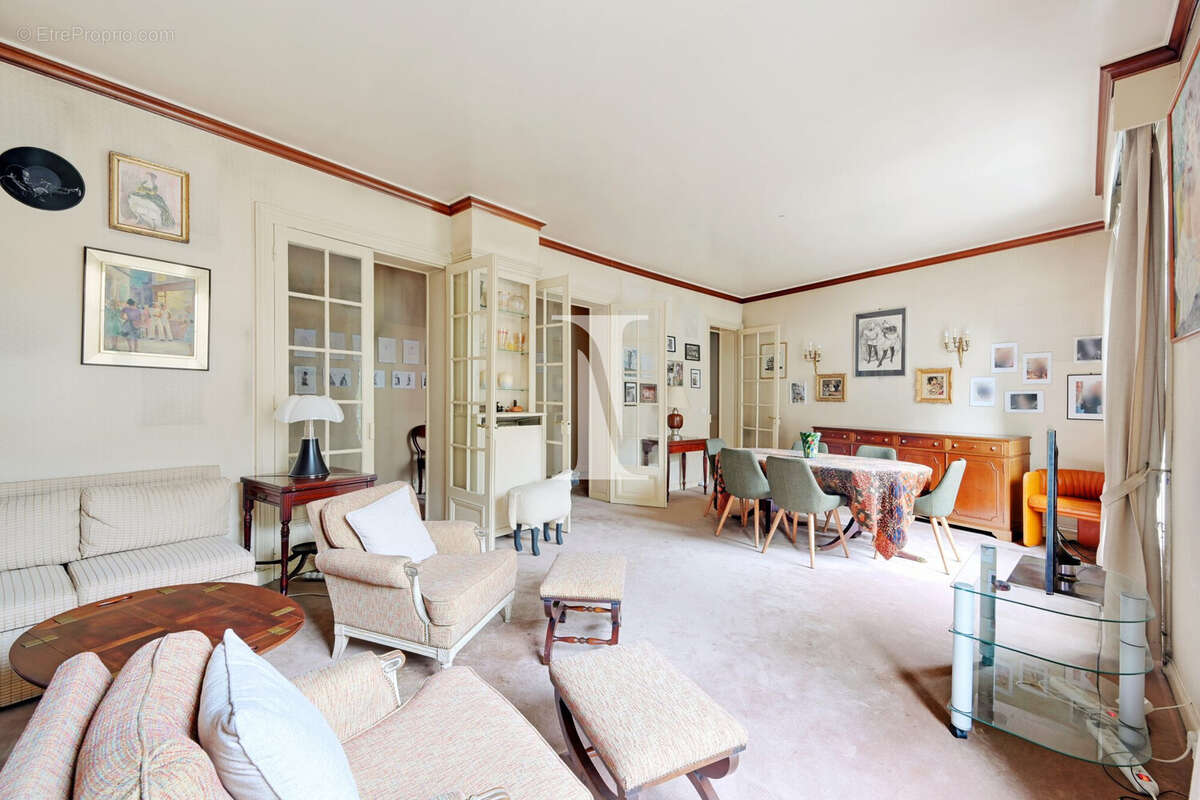 Appartement à PARIS-18E