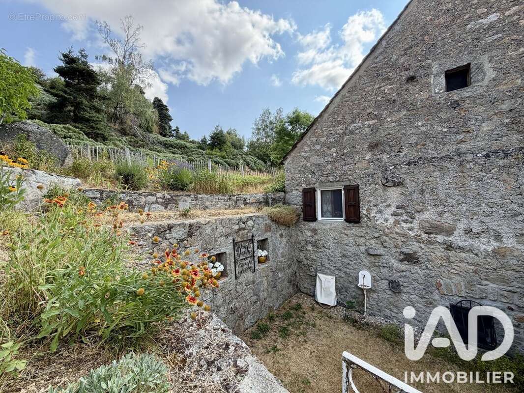 Maison 73 m² à Aumont-Aubrac  - photo 9