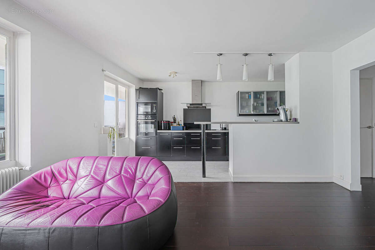 Appartement à PARIS-14E