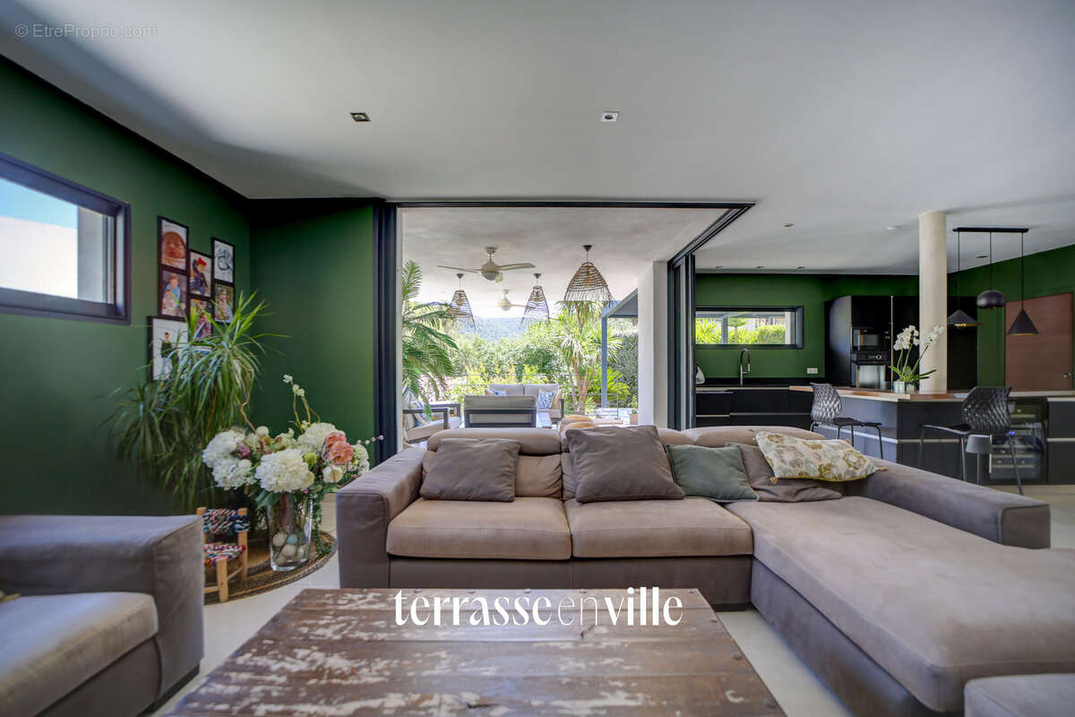 Gémenos - village a pied - villa d'architecte t5 185m2 - dépendance - calme - 1 090 000 € - photo 12