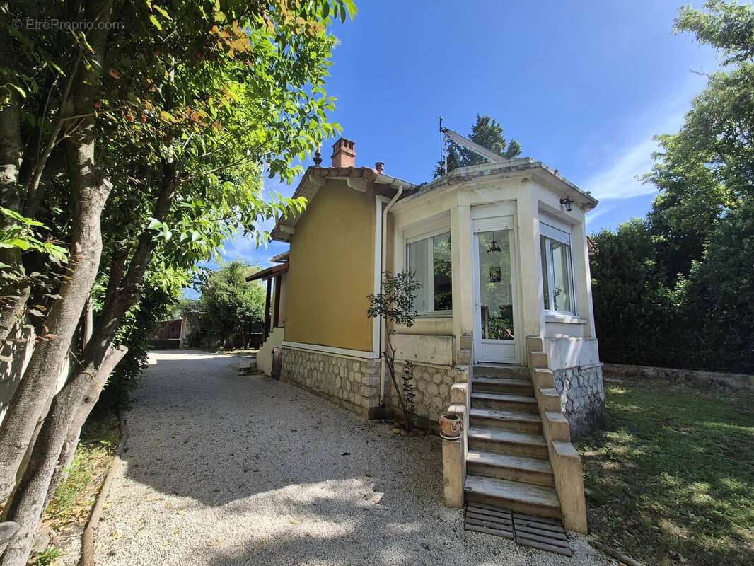 Maison à COURTHEZON