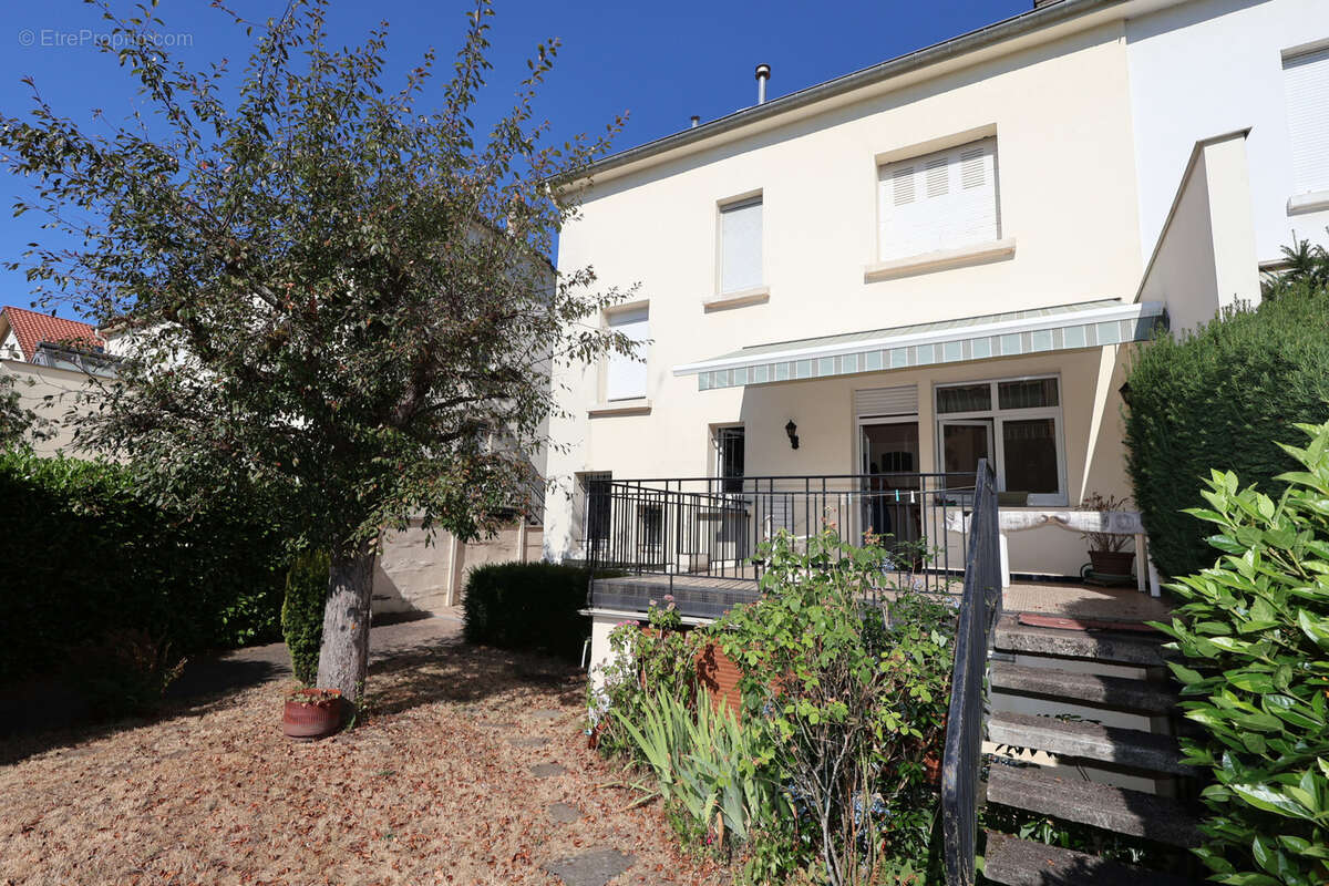Maison bourgeoise de caractère  138 m2 quartier plantières queuleu - photo 13