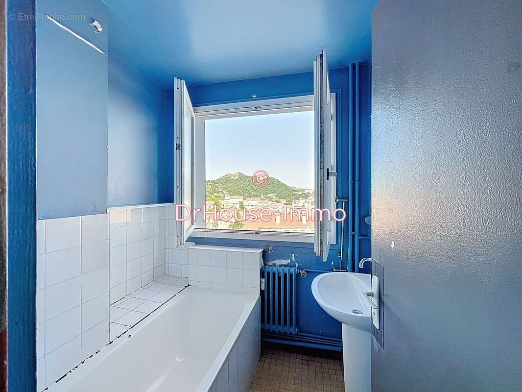 Appartement à SAINT-ETIENNE