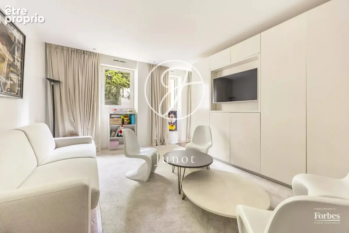 Paris 16e - MARÉCHAL MAUNOURY - Maison contemporaine - 424,29m² habitables - 8 pièces - Jardin 400m² - Terrasses - Piscine - Gar - photo 22