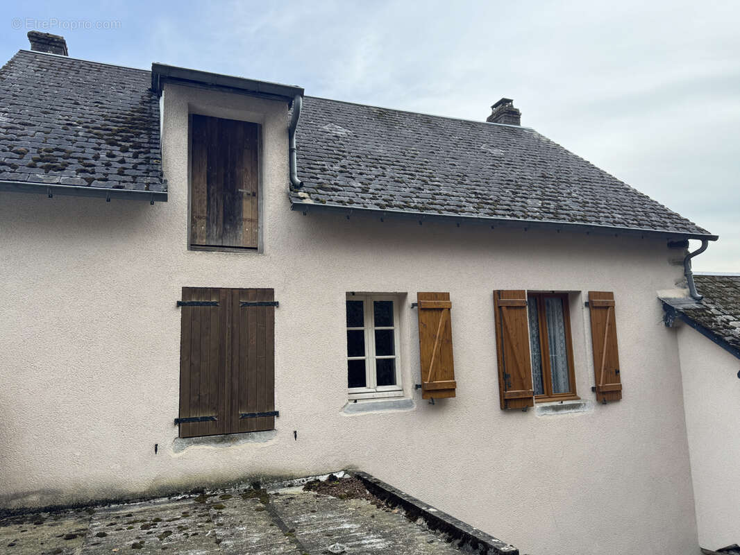 Maison à MONTREUILLON