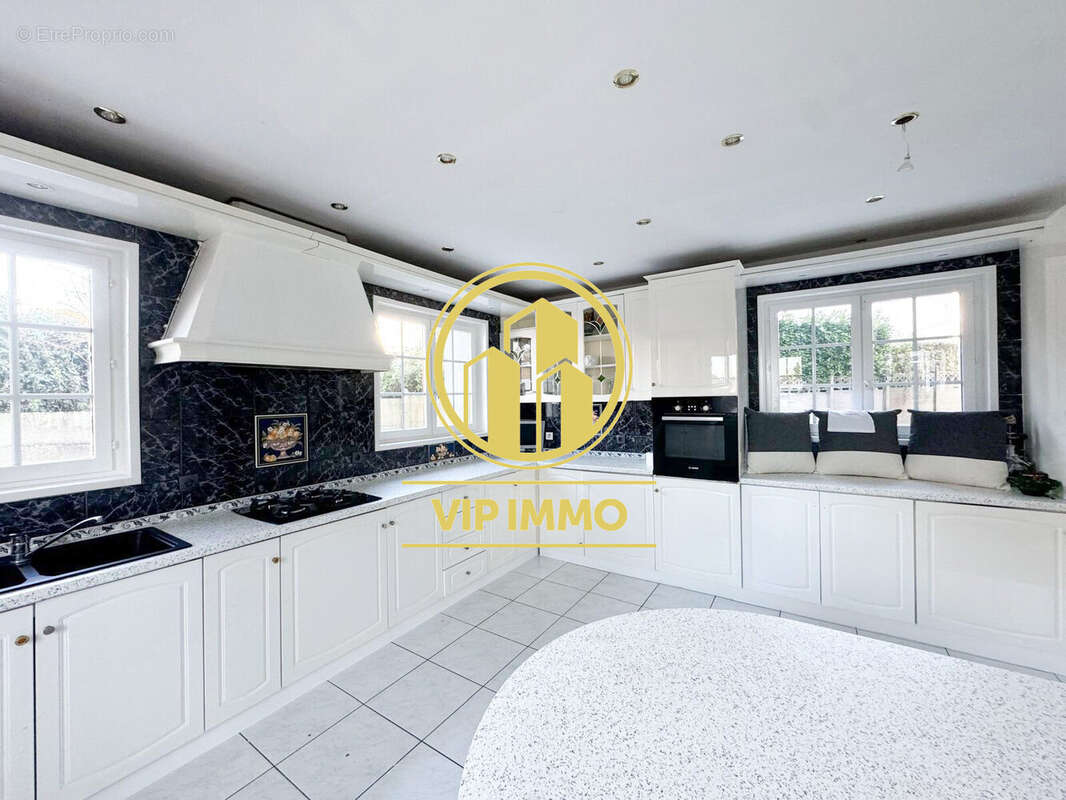 Maison à FACHES-THUMESNIL