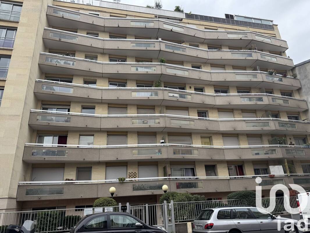 Photo 1 - Parking à PARIS-18E