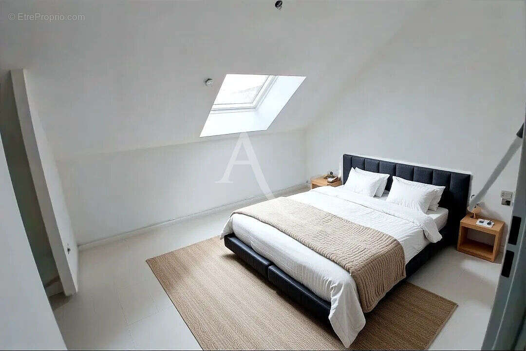 Maison à SAINT-THIBAULT-DES-VIGNES