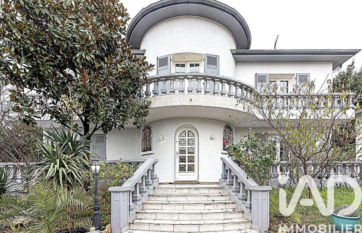 Photo 1 - Maison à BRON