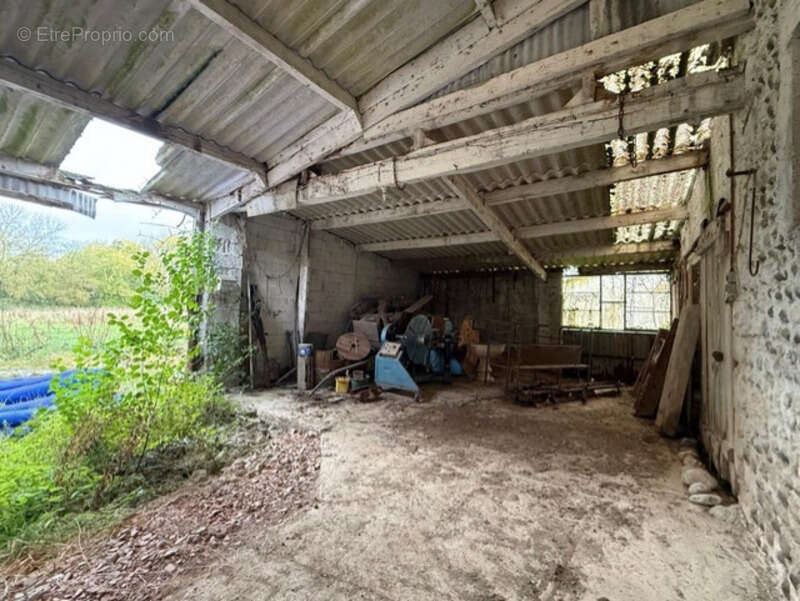 Dpt Hautes Pyrénées (65), à vendre HERES grand Hangar de 161 m² avec terrain attenant sur 699 m² de terrain au total, au calme - photo 4