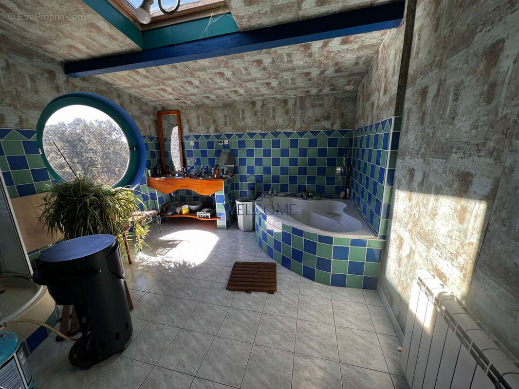 Maison à SAINT-GUILHEM-LE-DESERT