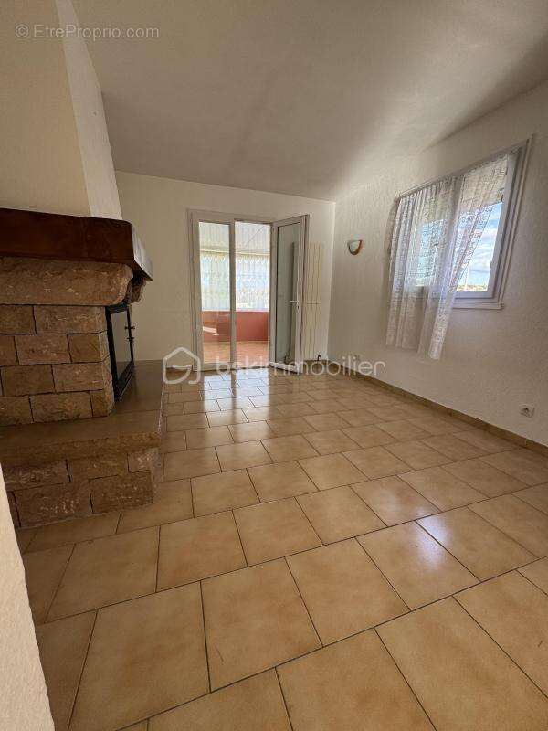 Maison à NISSAN-LEZ-ENSERUNE