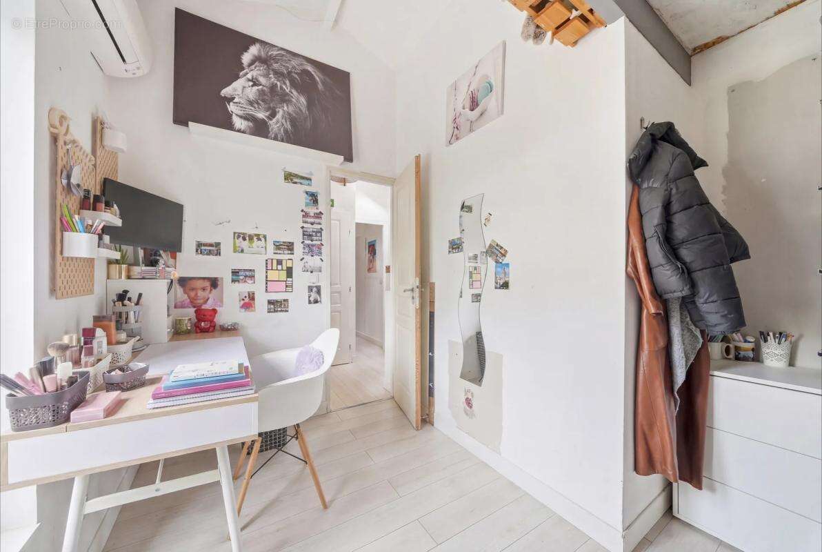 Appartement à CHARENTON-LE-PONT